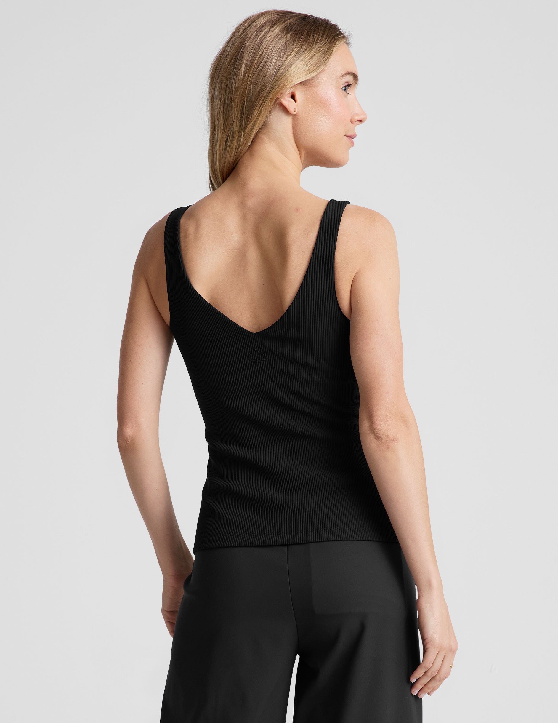 Impulse Ribbed Tank Top with Built-in Bra: Activewear & Everyday Comfort
