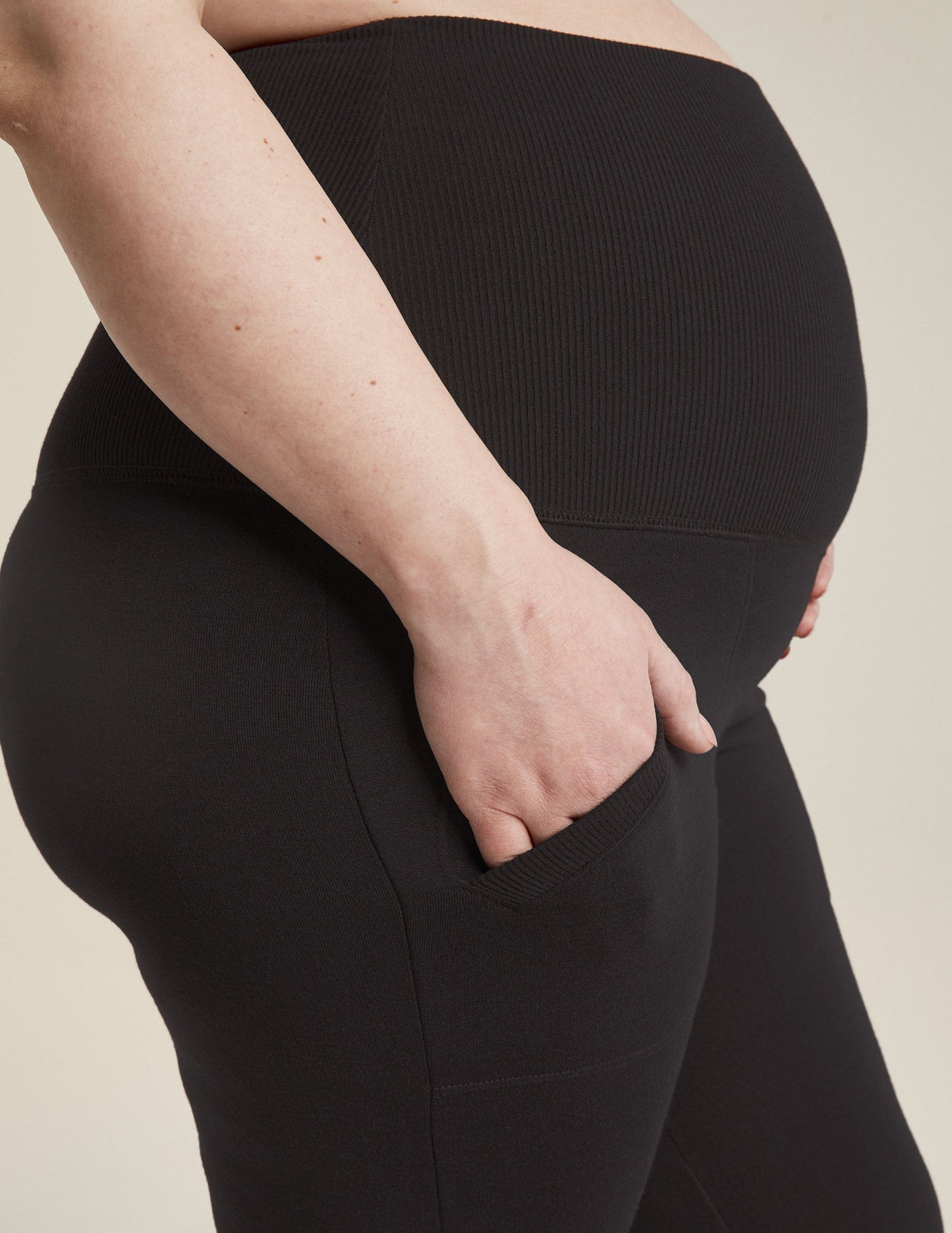 Luxurious Cozy Fleece Maternity Sweatpants: Fold-Over Waistband, Relaxed Fit, Ultimate Comfort