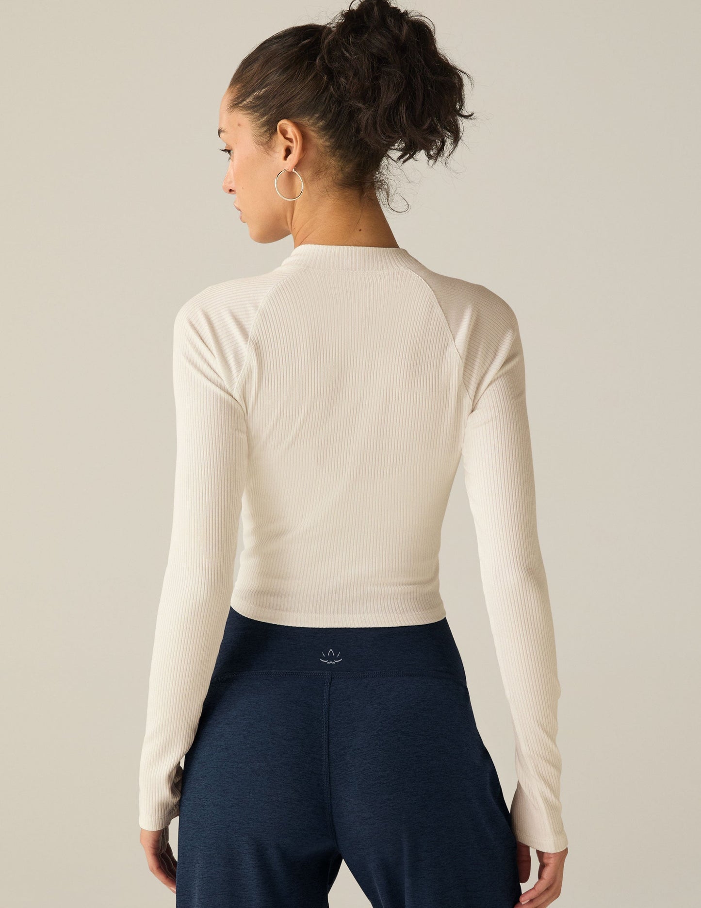 Women's Cozy Ribbed Mock Neck Cropped Top - Stylish Stretch Performance