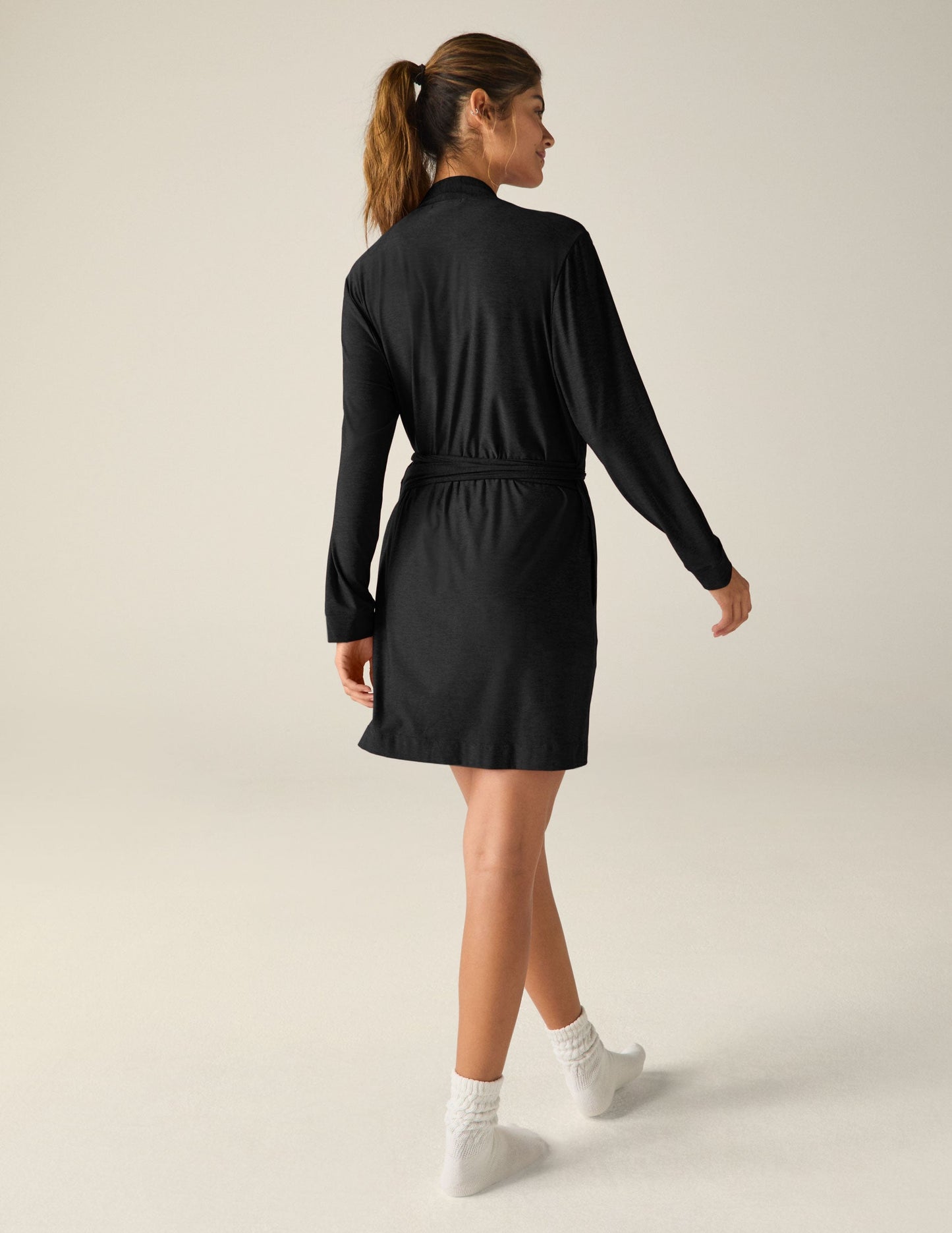 Soft Featherweight Lounge Robe with Pockets, Perfect for Relaxing Mornings and Evenings
