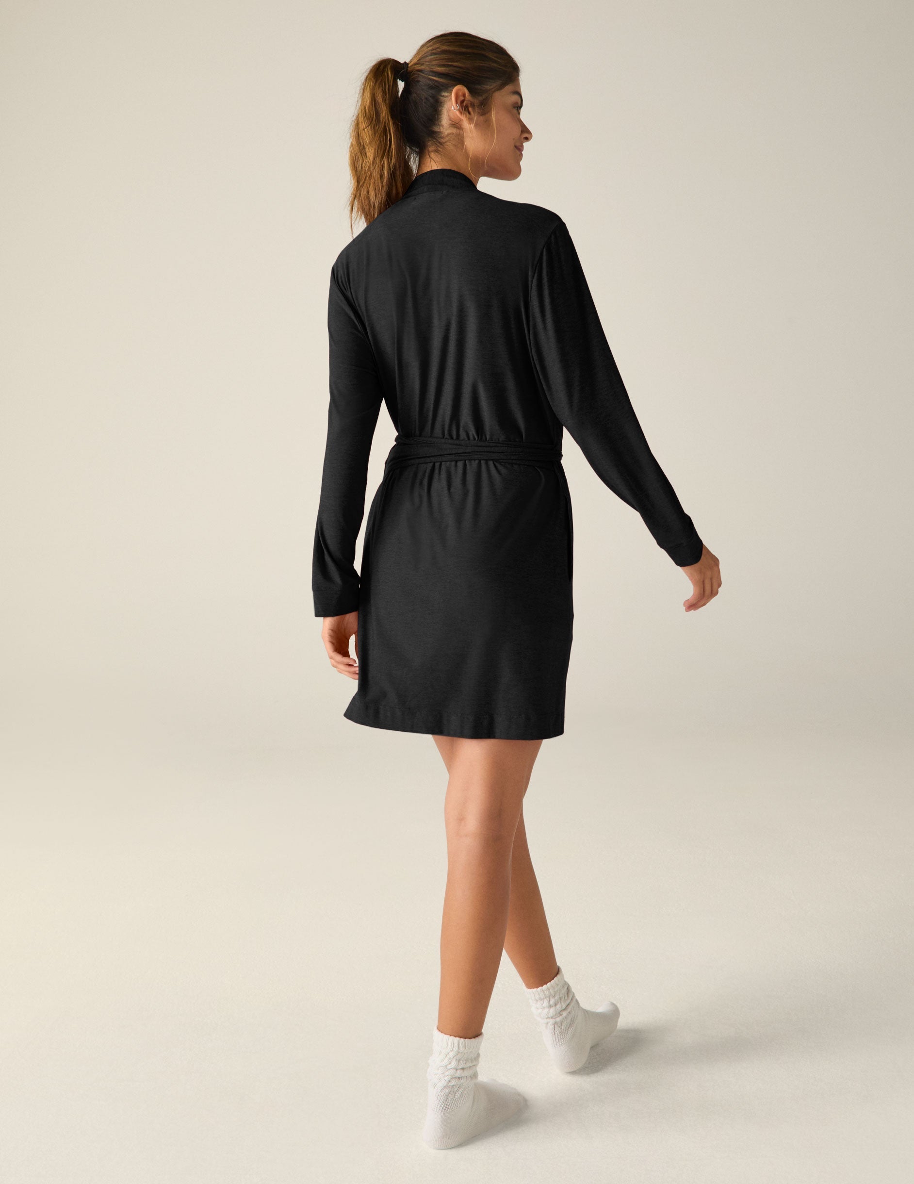 Soft Featherweight Lounge Robe with Pockets, Perfect for Relaxing Mornings and Evenings