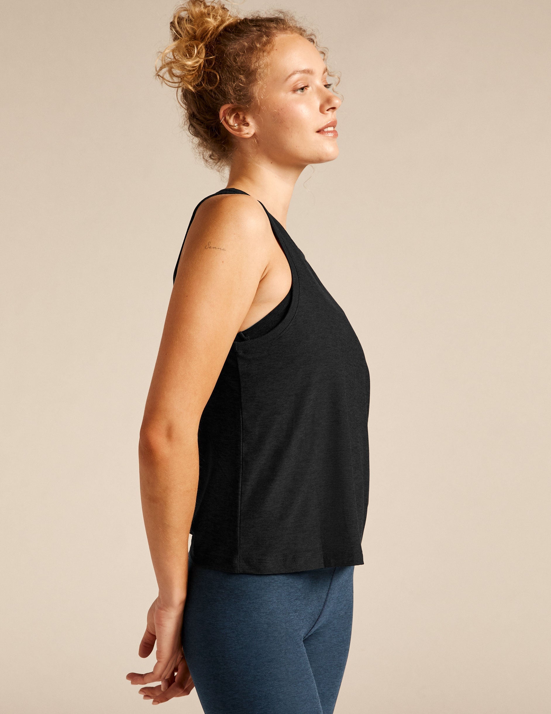 Lightweight Featherweight Rebalance Tank Top: Relaxed Fit, Breathable Performance Apparel