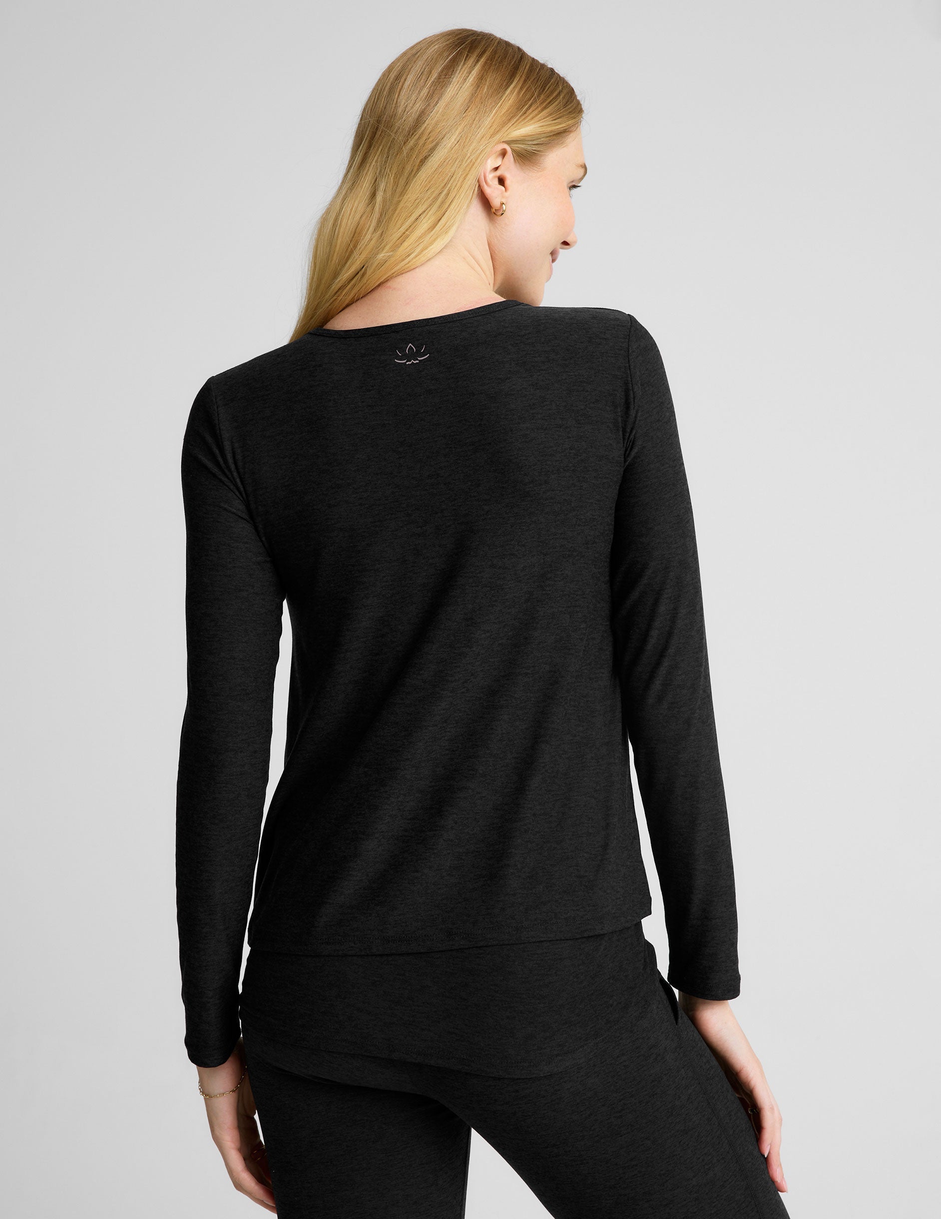 Ultra-Soft Featherweight Nursing Tee: Comfortable Maternity Long Sleeve Overlap Top