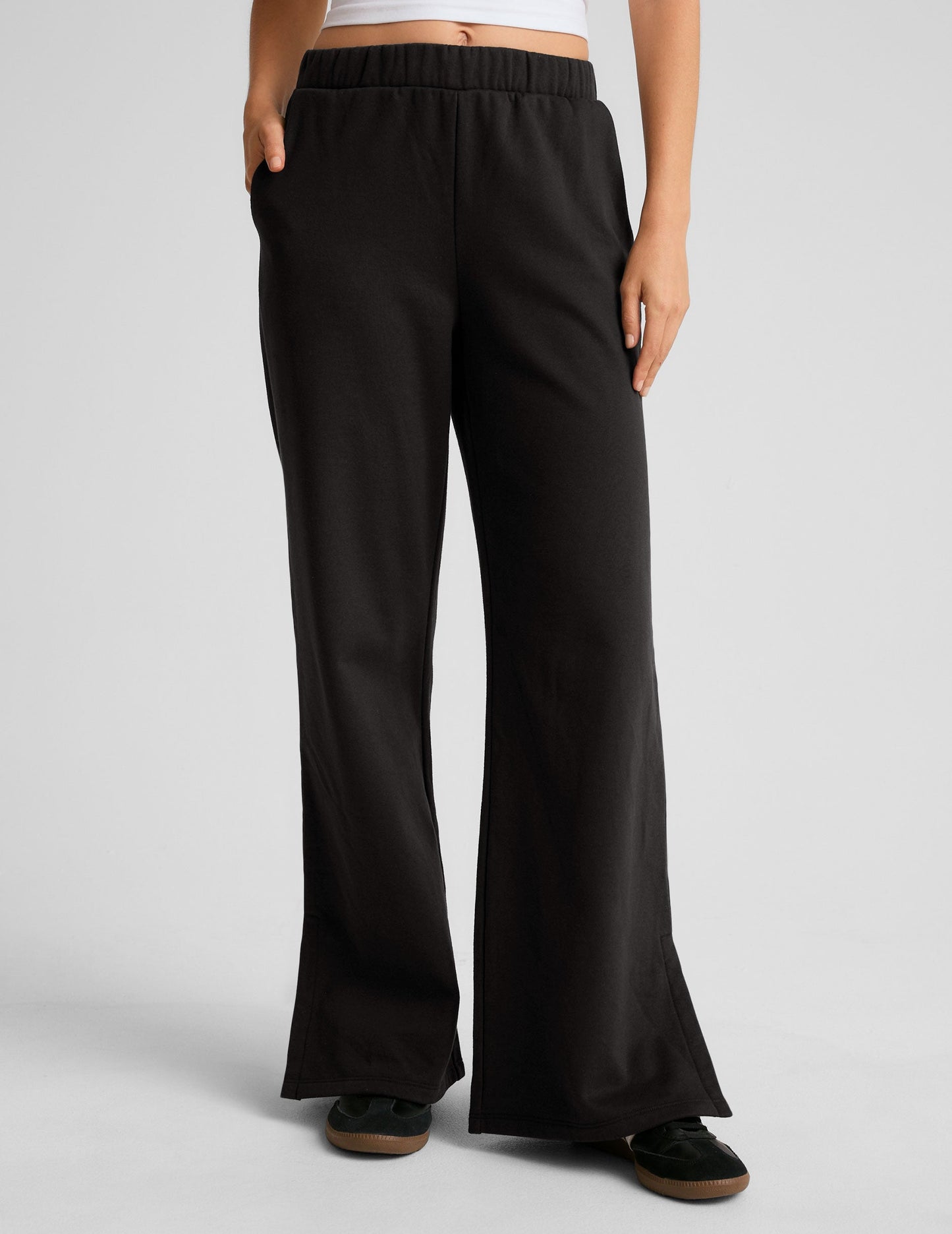 Beyond Yoga LuxeFleece Mid-Rise Wide Leg Pants | Comfort, Style, and Pockets