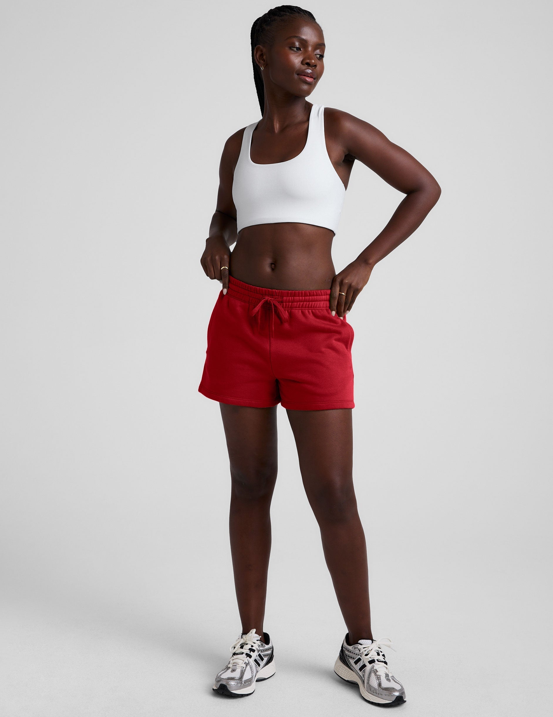 Plush LuxeFleece Mid-Rise Sweat Shorts: Comfortable Fit, Pockets, Adjustable Drawcord