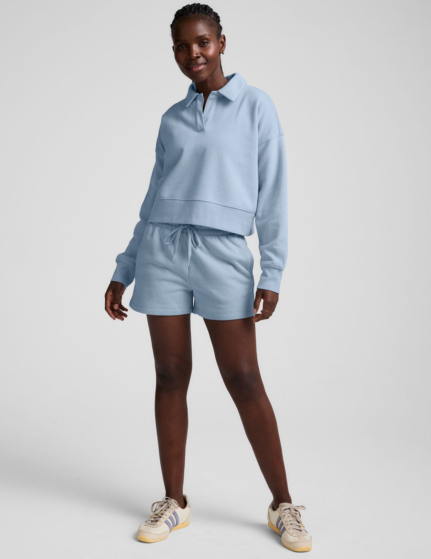 Luxurious Fleece Collared Cropped Sweatshirt for Ultimate Comfort and Style