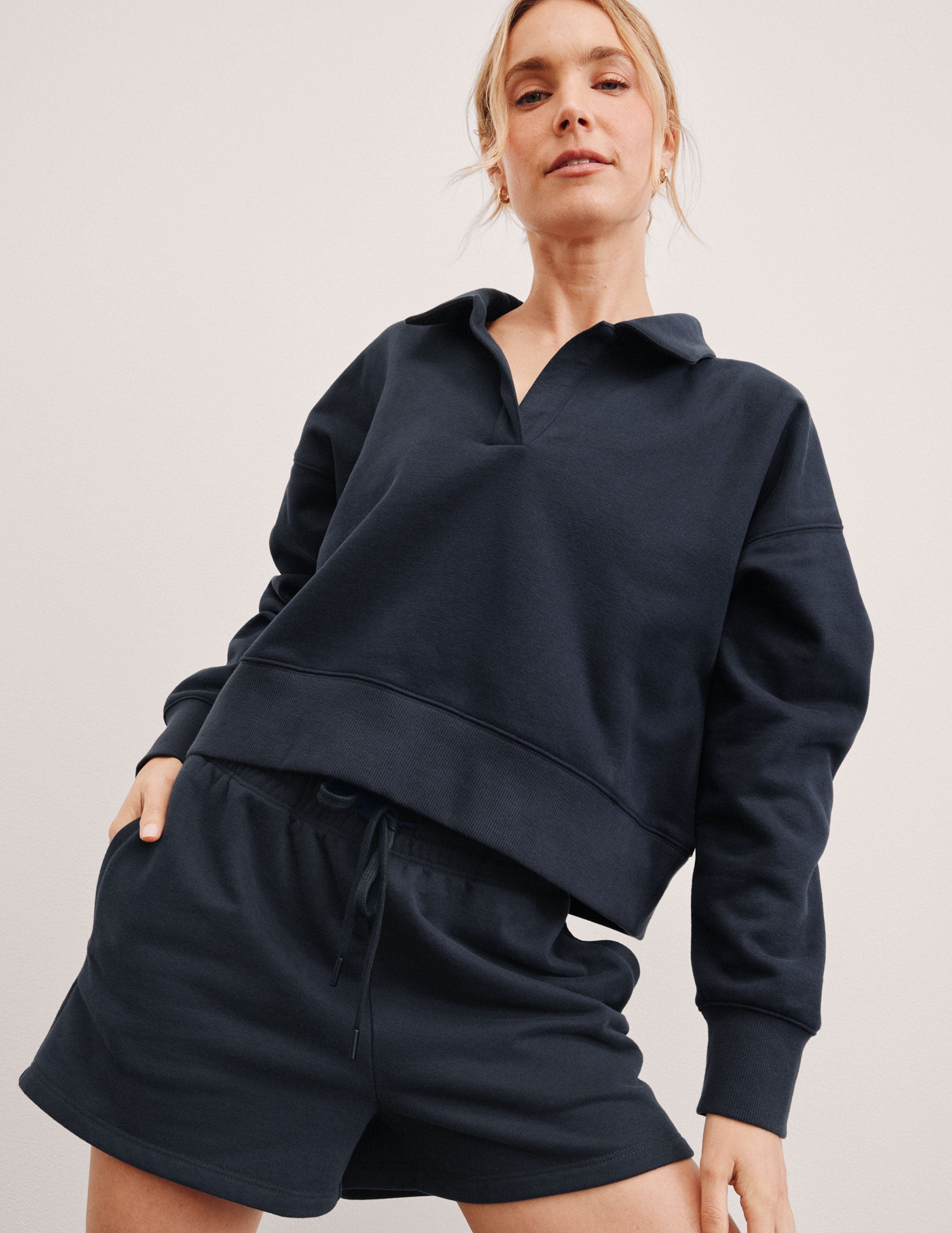 Luxurious Fleece Collared Cropped Sweatshirt, Relaxed Fit, Long Sleeve Pullover Top