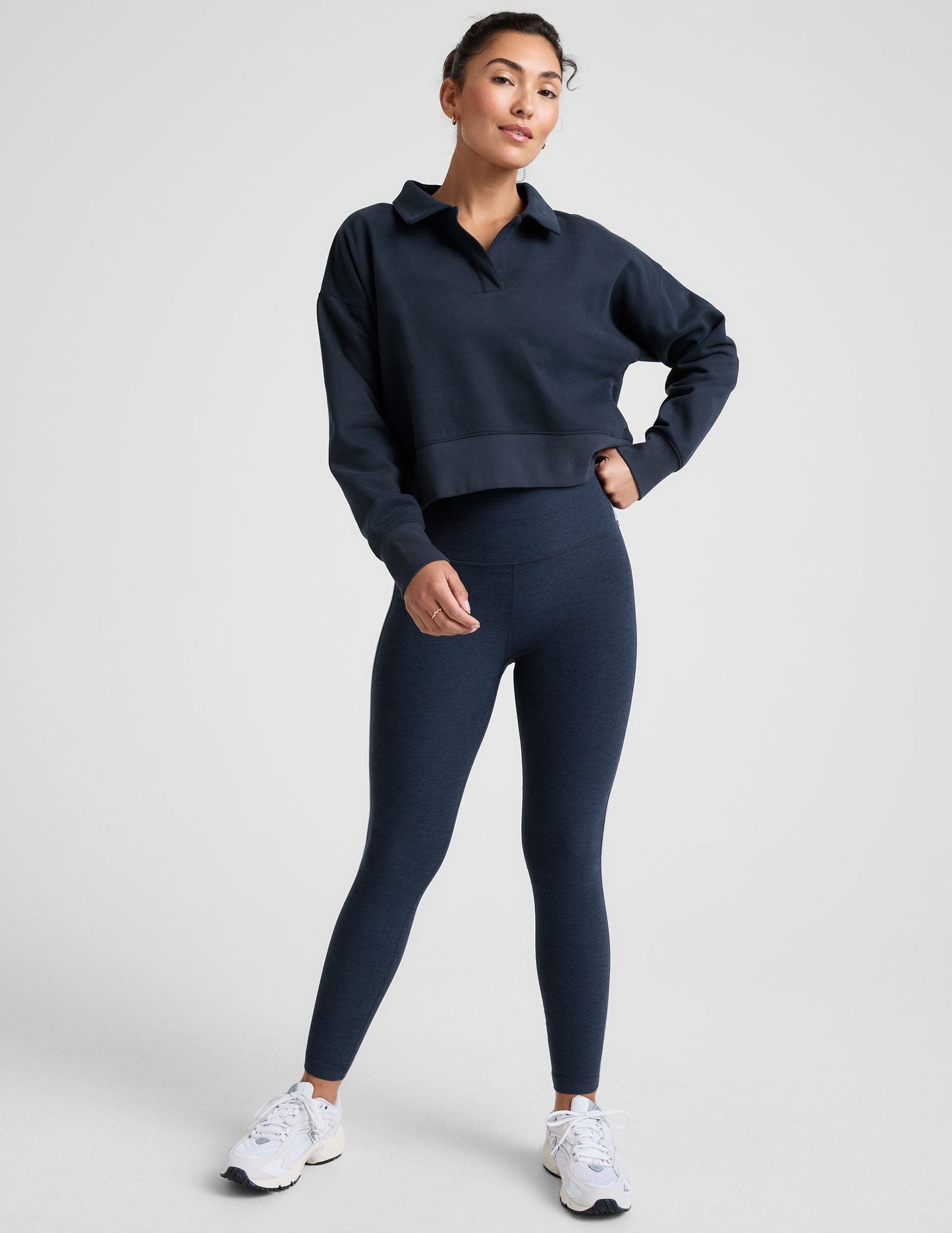 Luxurious Fleece Collared Cropped Sweatshirt, Relaxed Fit, Long Sleeve Pullover Top