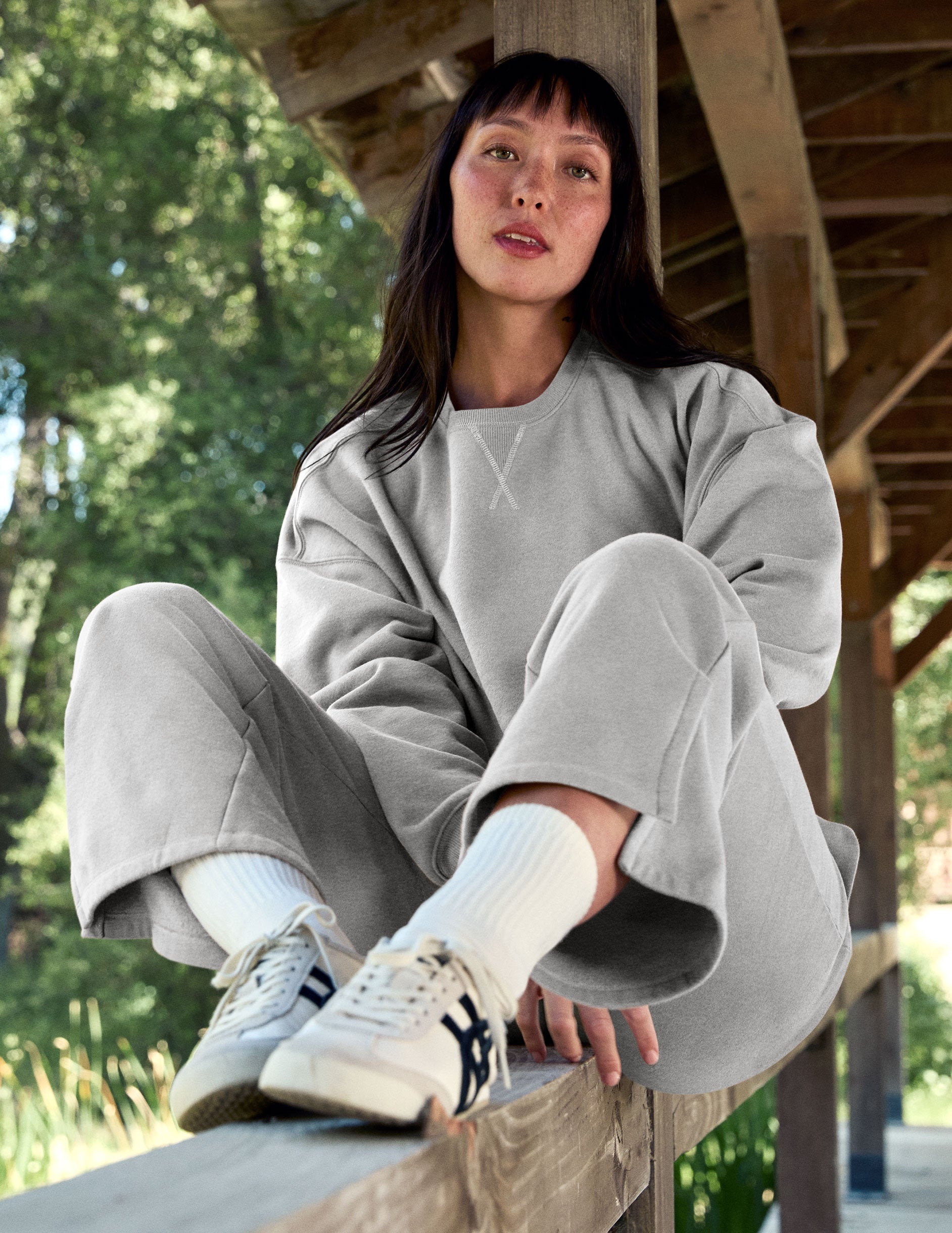 Luxurious LuxeFleece Cropped Boxy Pullover Sweatshirt - Soft Heather Gray Comfort