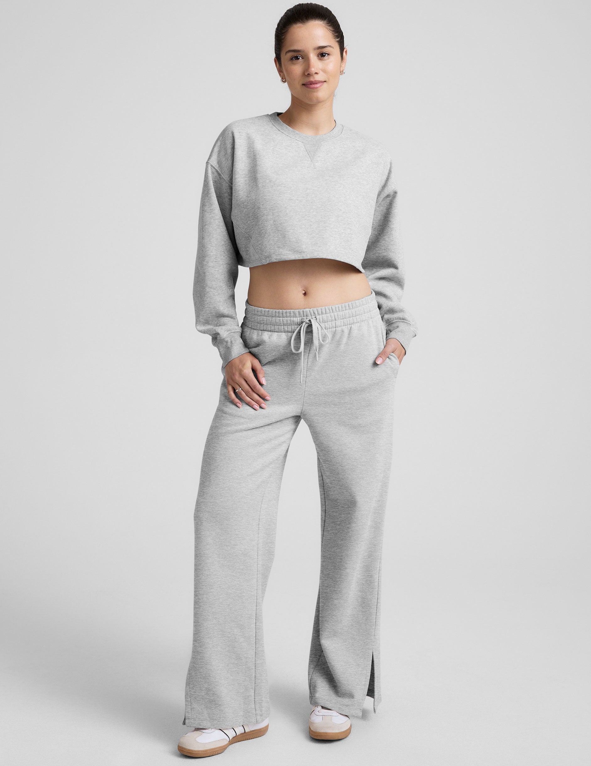 Luxurious LuxeFleece Cropped Boxy Pullover Sweatshirt - Soft Heather Gray Comfort