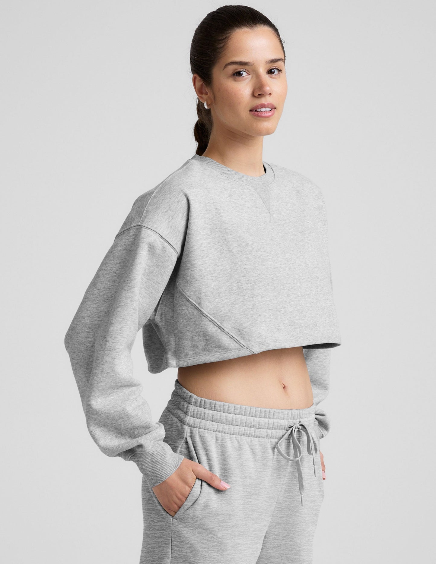 Luxurious LuxeFleece Cropped Boxy Pullover Sweatshirt - Soft Heather Gray Comfort