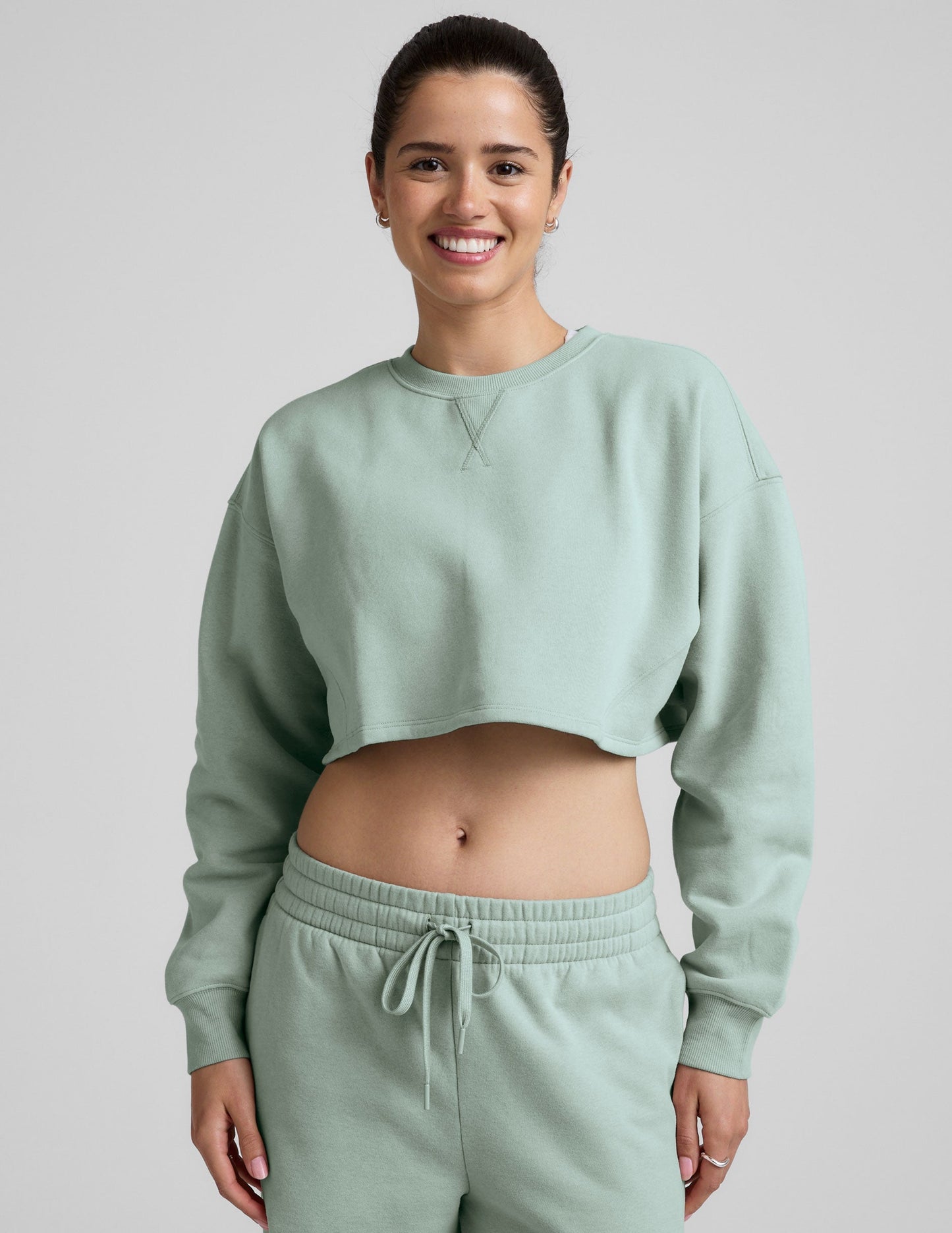 Luxurious Soft Pale Blue LuxeFleece Cropped Pullover Sweatshirt for Cozy Comfort