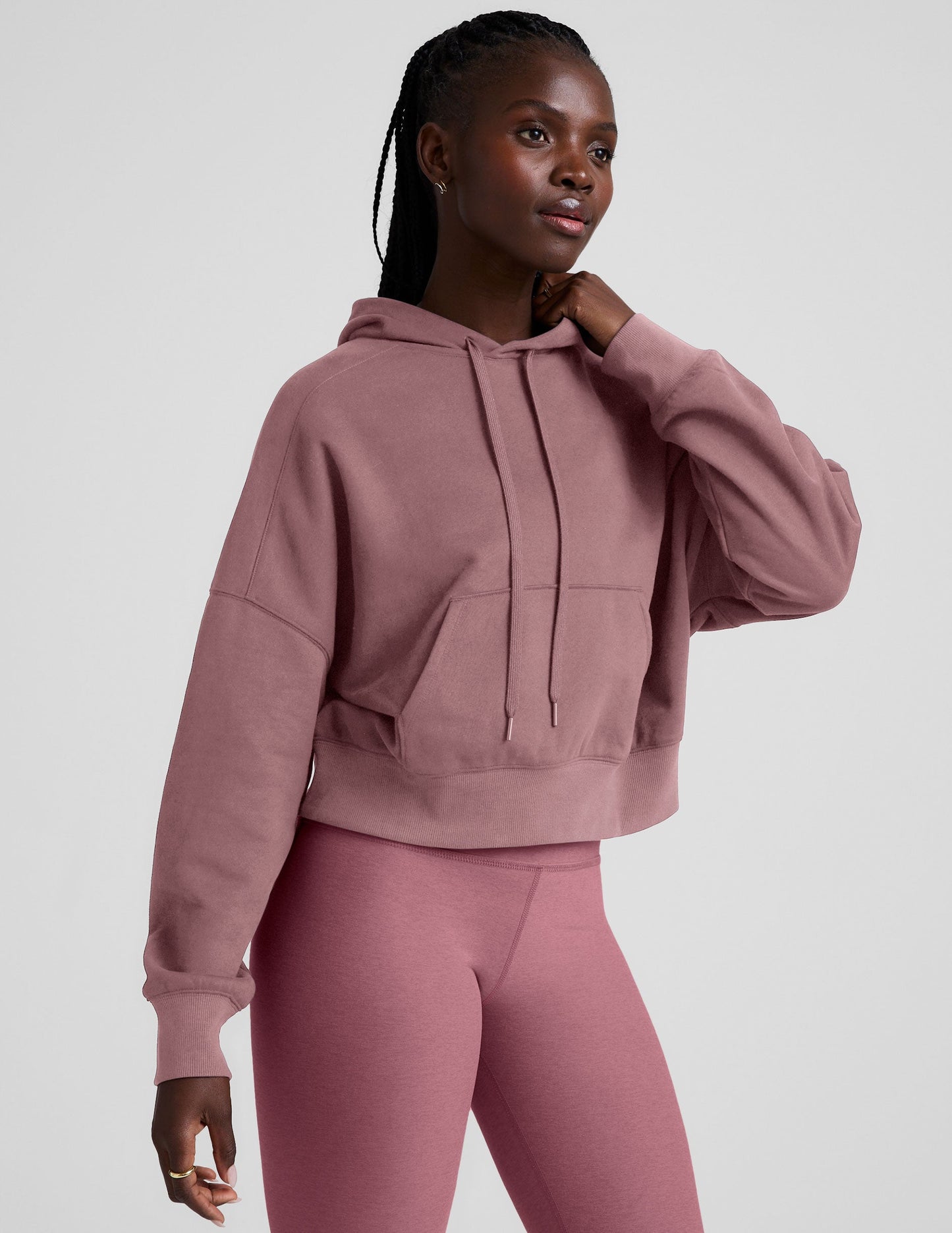 LuxeFleece Cropped Hoodie: Cozy Relaxed Fit with Thumbholes & Kangaroo Pocket