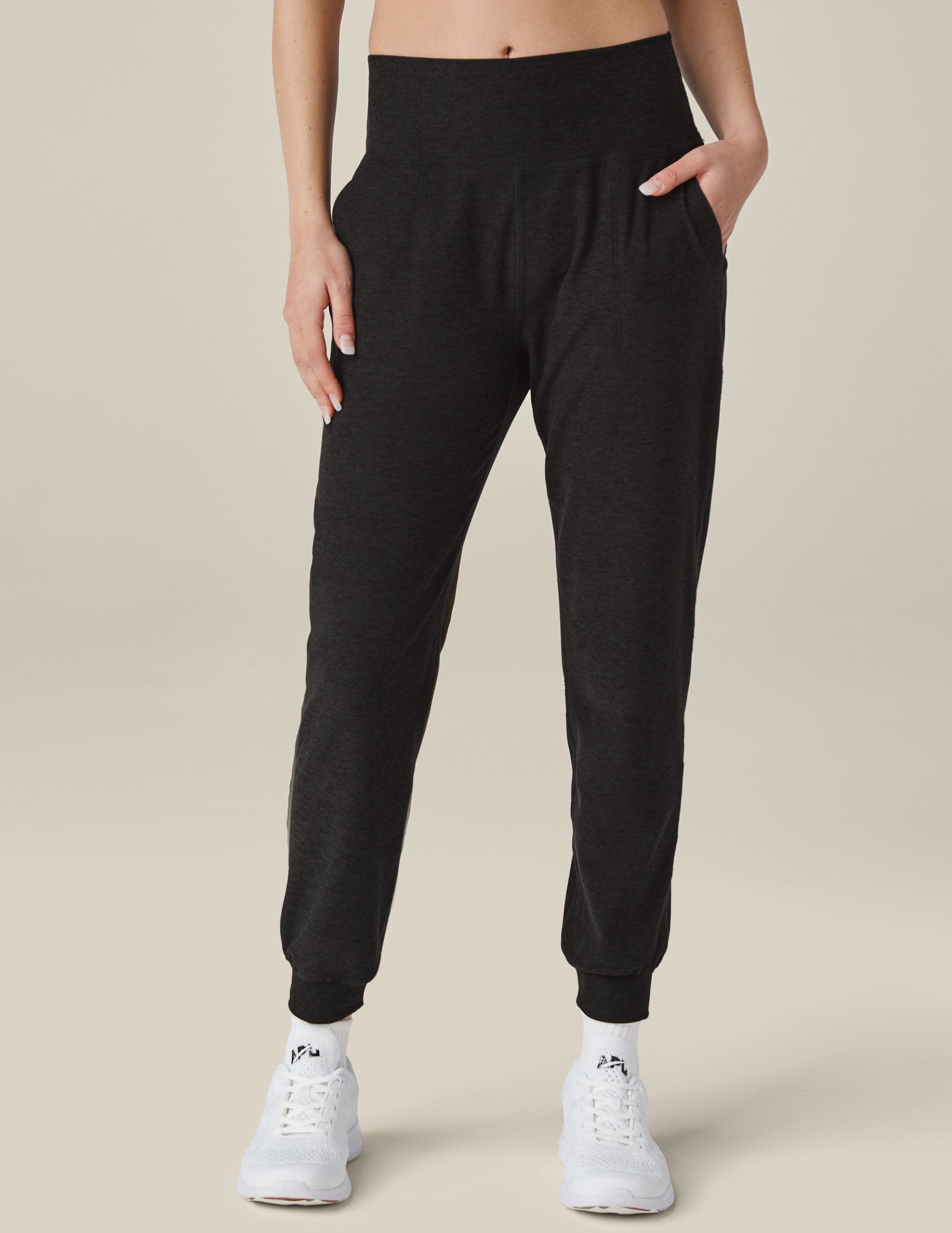 Beyond Yoga Spacedye Midi Jogger: Ultra-Soft Tapered Athleisure Comfort Pants
