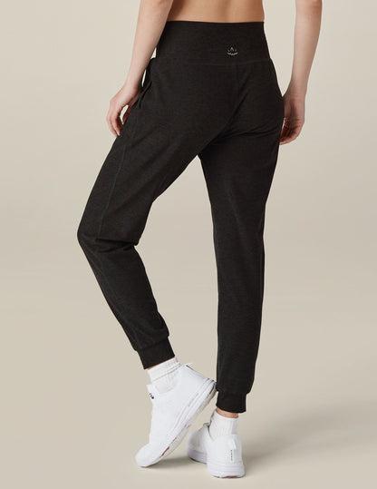 Beyond Yoga Spacedye Midi Jogger: Ultra-Soft Tapered Athleisure Comfort Pants