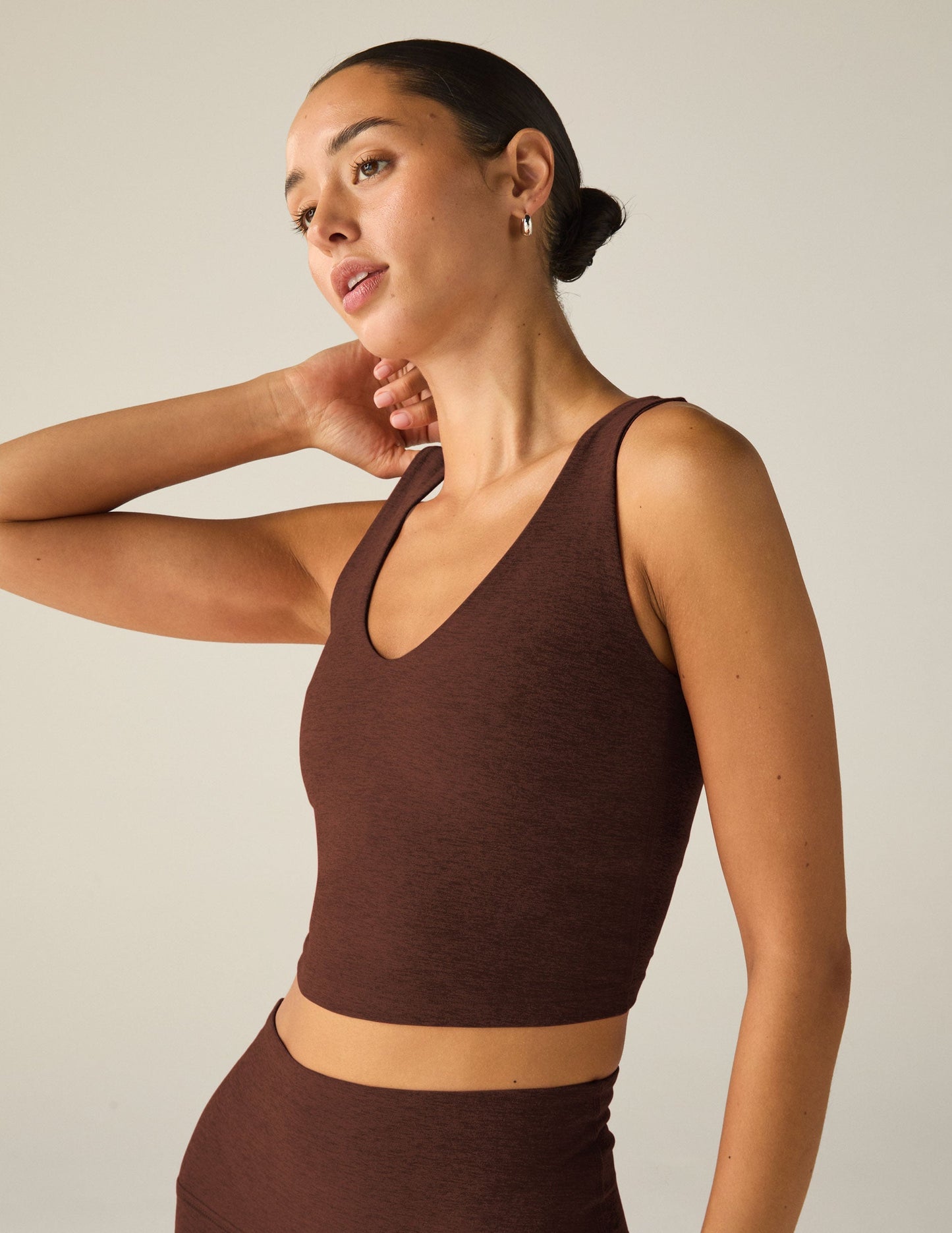 Beyond Yoga Spacedye Cropped Tank: Ultra-Soft V-Neck Activewear with Built-in Bra