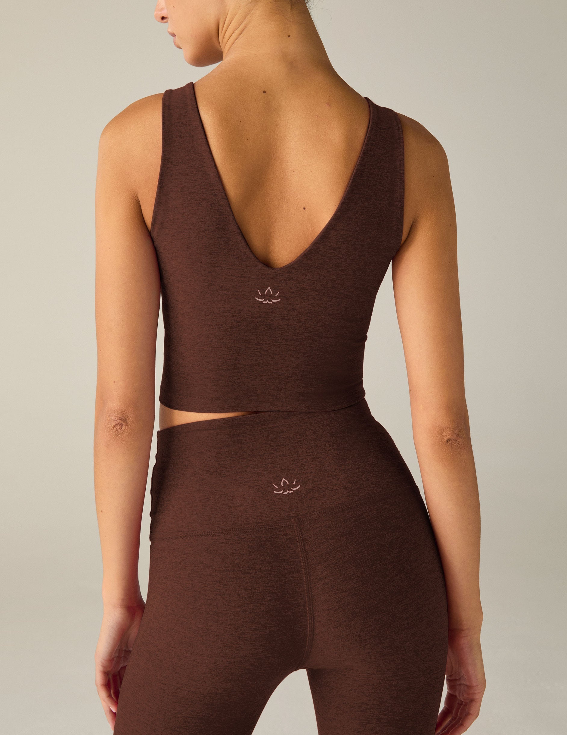 Beyond Yoga Spacedye Cropped Tank: Ultra-Soft V-Neck Activewear with Built-in Bra